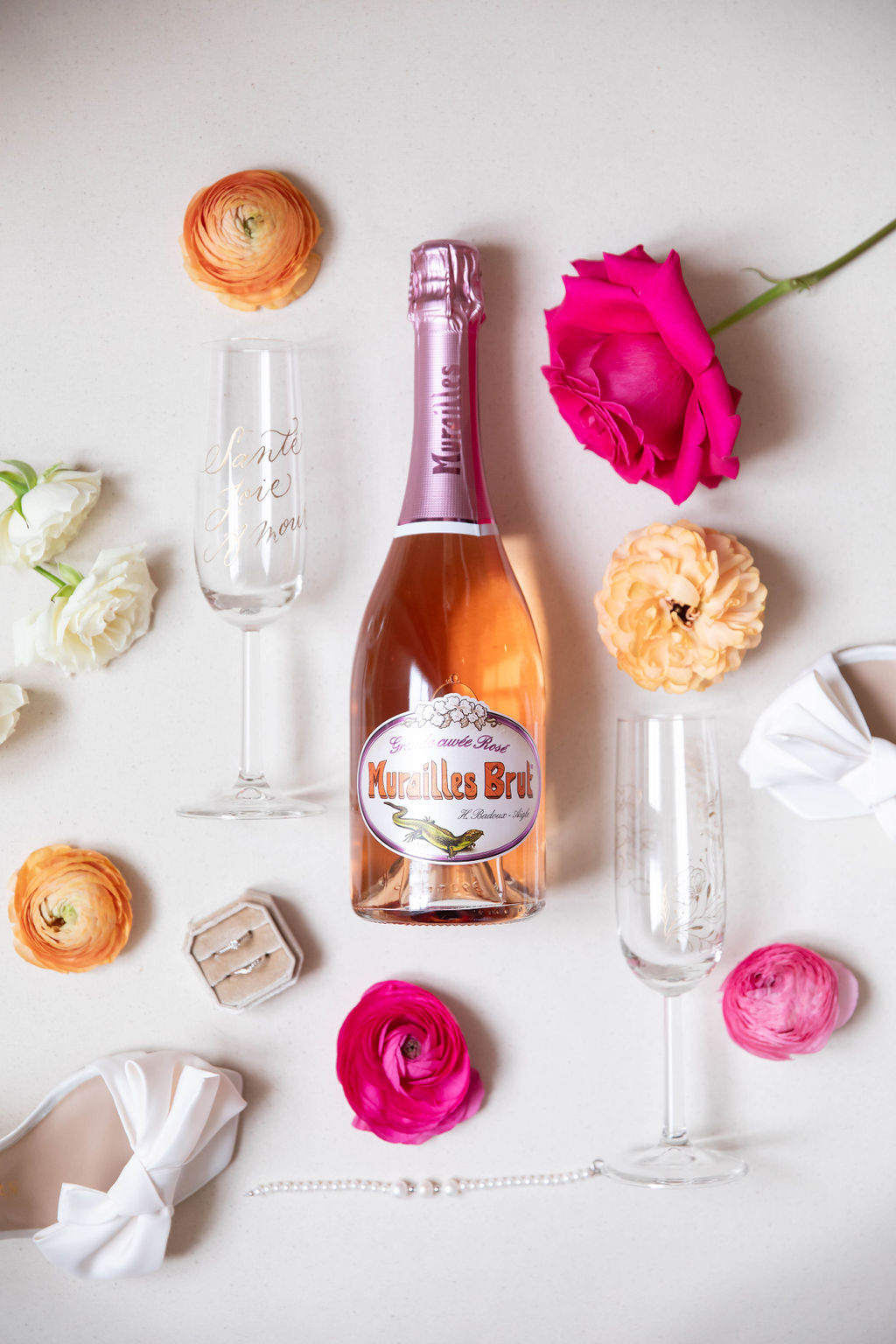 Calligraphy engraving glasses champagne Switzerland Sanda Letter