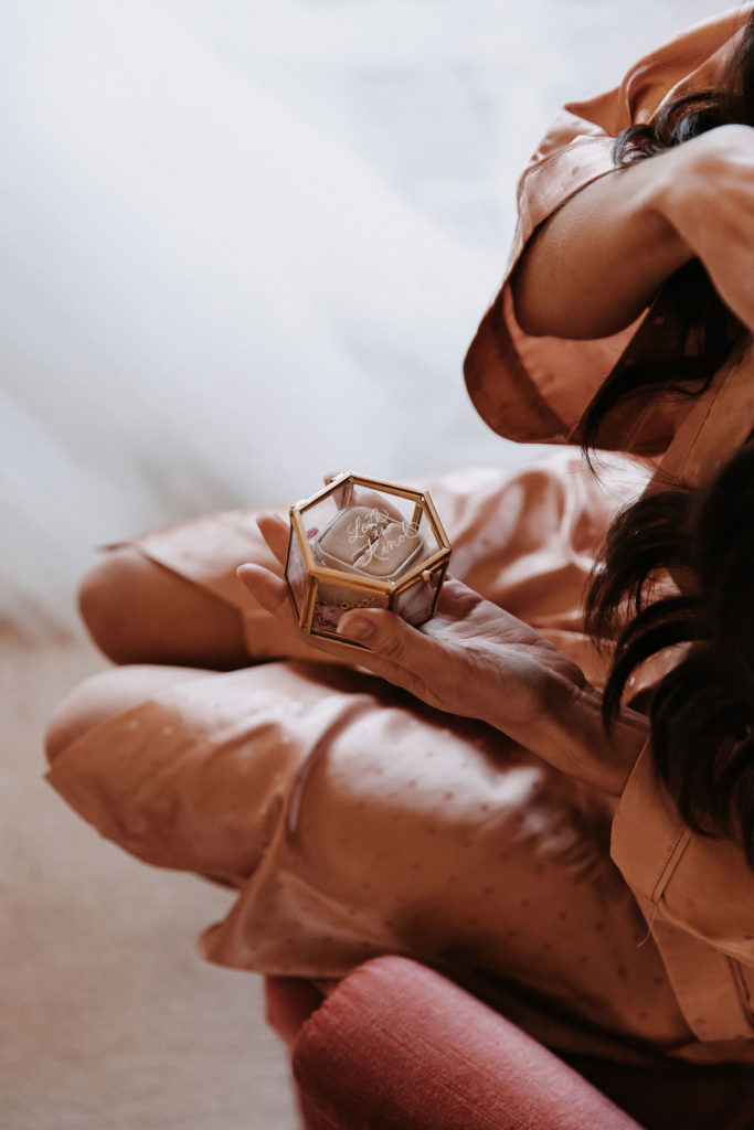 Sanda Letter_Engraver & Calligrapher in Switzerland_ENGRAVING_boite à bijouxSanda Letter_Engraver & Calligrapher in Switzerland_ENGRAVING_boite à bijoux