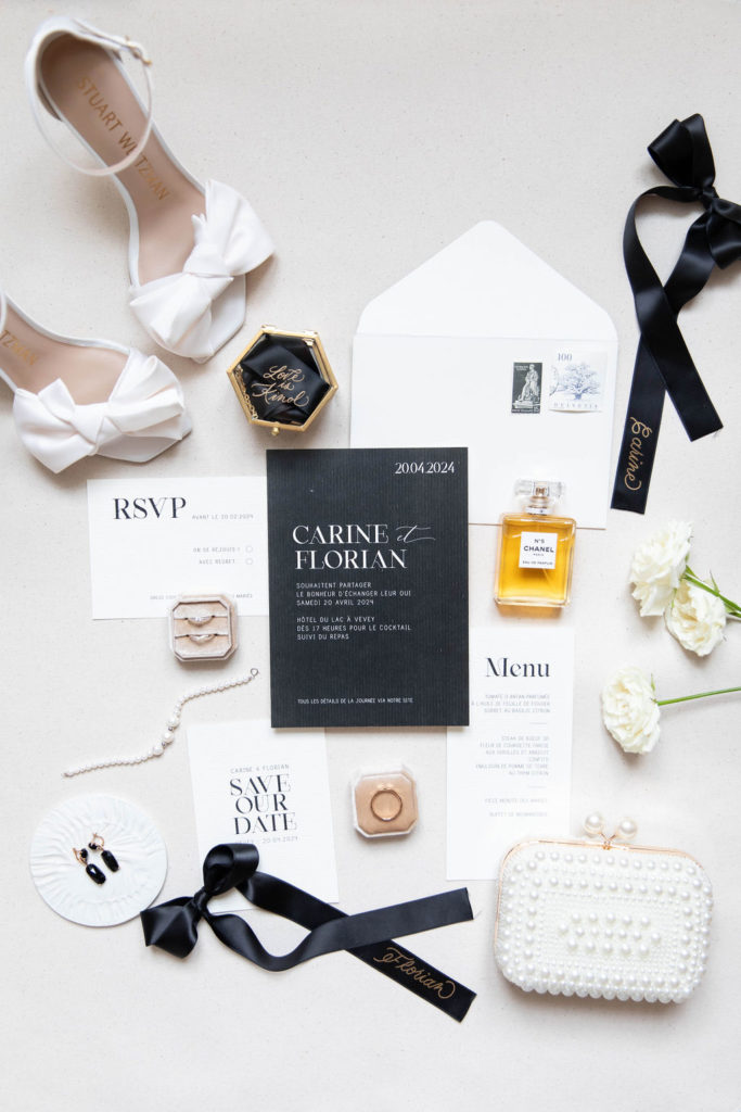 Sanda Letter_Engraver & Calligrapher in Switzerland_Hot Foil_Flatlay white luggage tags white