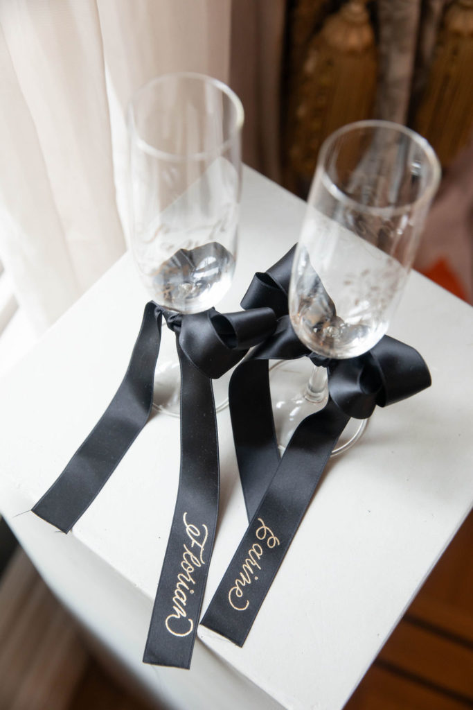 Sanda Letter engraving and calligraphy in Switzerland - hot foil glasses ribbon