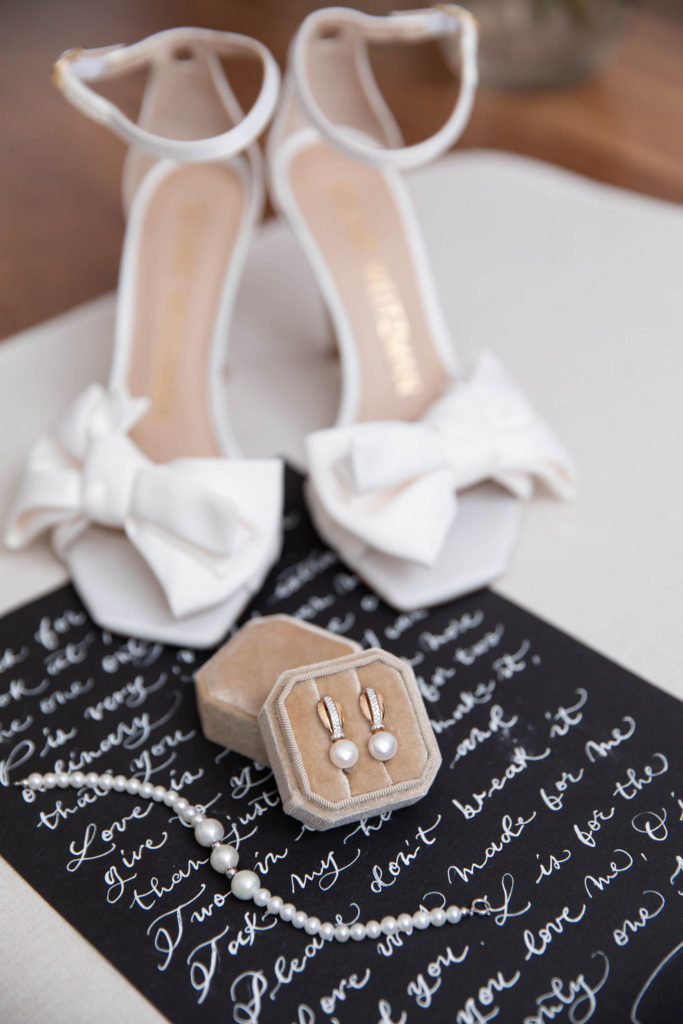 Sanda Letter_Engraver & Calligrapher in Switzerland_white on black vows