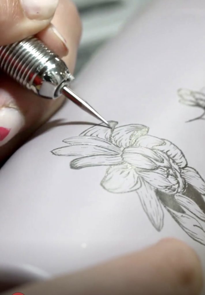 Sanda Letter_engraver and calligrapher in switzerland_Gravure gourde