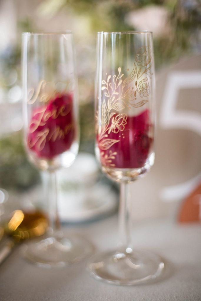 Sanda Letter_Engraver & Calligrapher in Switzerland_Engraving_Glasses