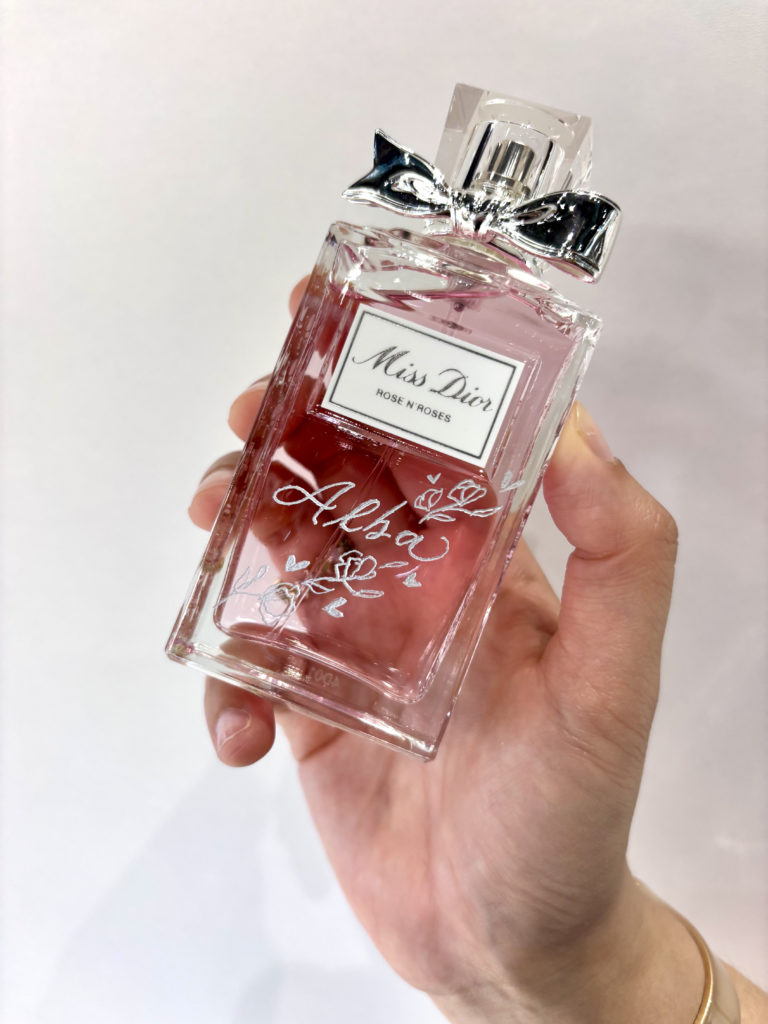 Sanda Letter_Engraver and Calligrapher in Switzerland_ENGRAVING_parfum Mademoiselle Dior - Alba