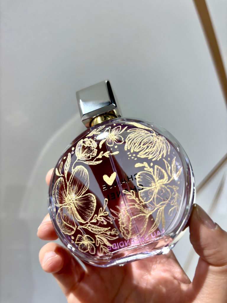 Sanda Letter_Engraver and Calligrapher in Switzerland_ENGRAVING_parfum best mum