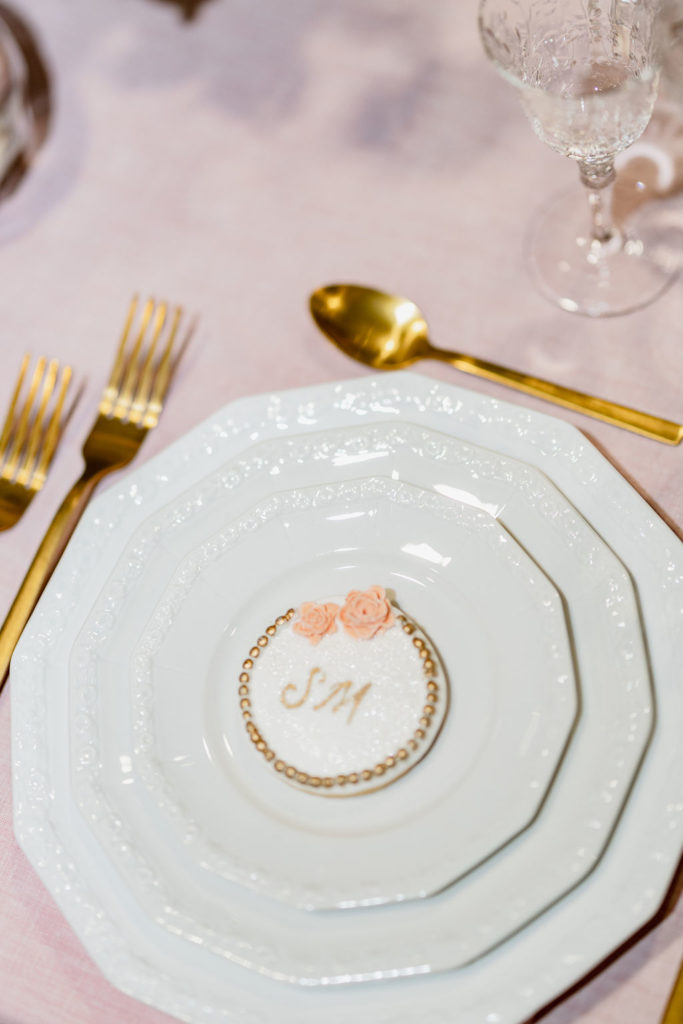 Sanda Letter_Engraver & Calligrapher in Switzerland_CALLIGRAPHY_Biscuits