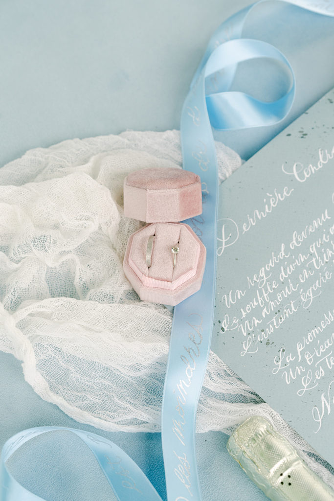 Sanda Letter_Engraver & Calligrapher in Switzerland_HOT FOIL_Blue ribbon and letter