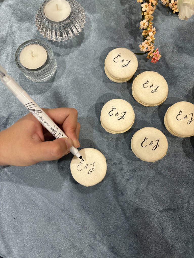 Sanda Letter - Engraver and calligrapher in Switzerland - Calligraphy - Macarons