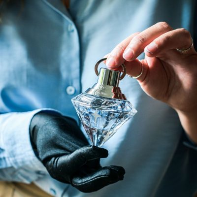 Sanda Letter_Engraver & Calligrapher in Switzerland_ENGRAVING_Perfume